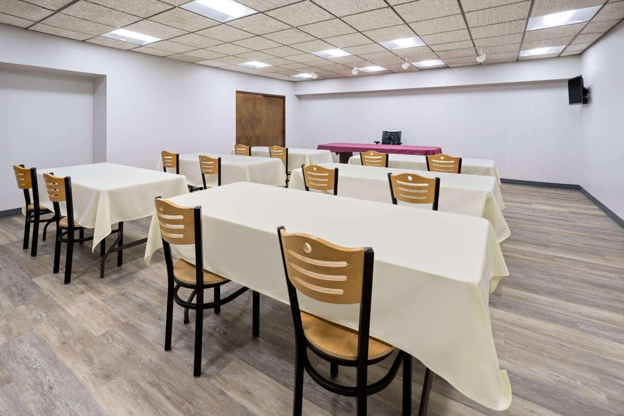 Super 8 By Wyndham Henrietta/Rochester Area Ngoại thất bức ảnh