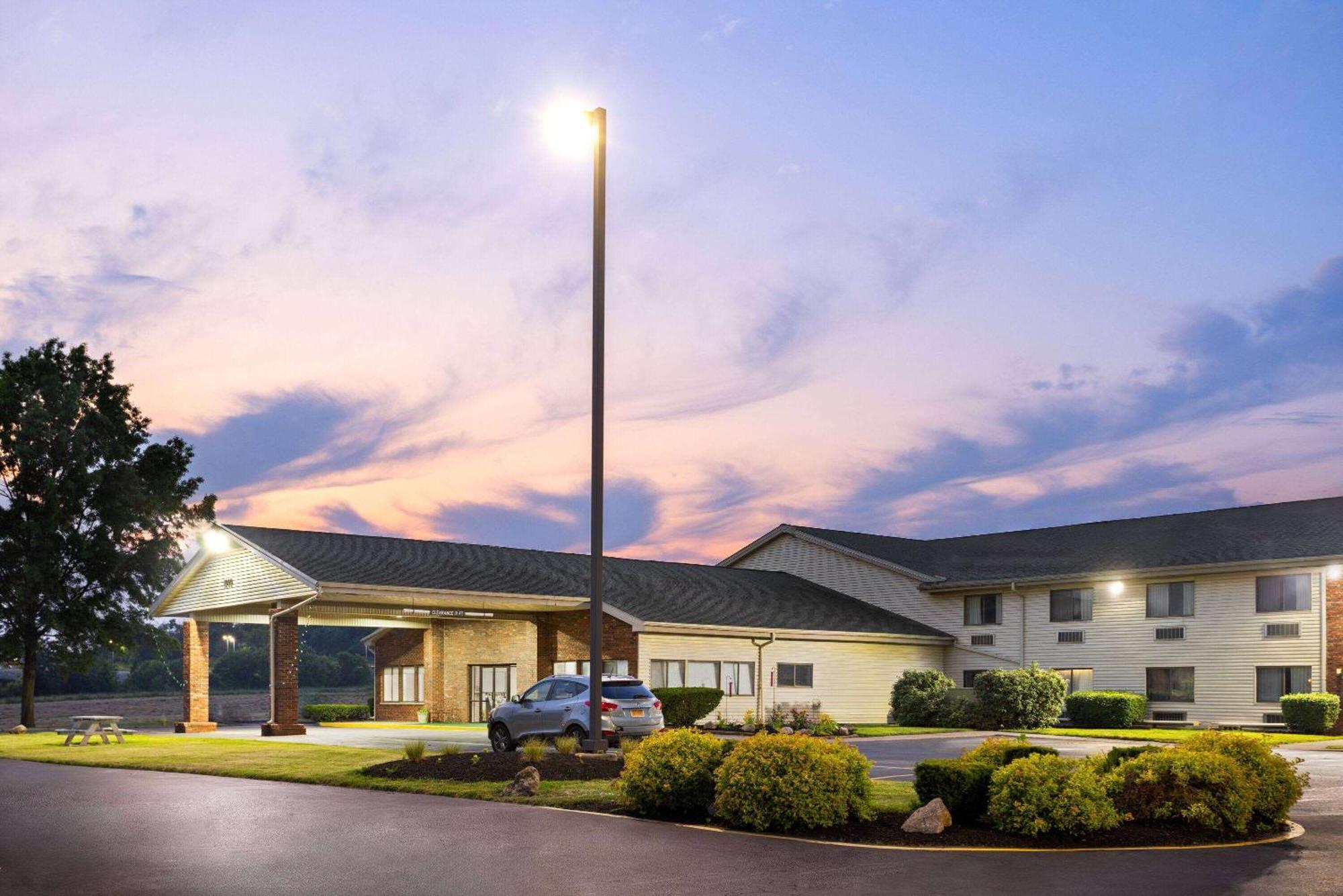 Super 8 By Wyndham Henrietta/Rochester Area Ngoại thất bức ảnh